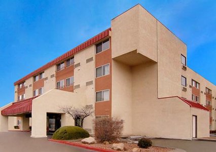 Pet Friendly Comfort Inn and Suites Albuquerque Downtown in Albuquerque, New Mexico