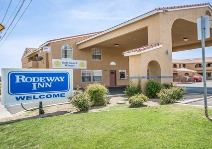 Pet Friendly Rodeway Inn in Delano, California