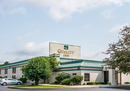 Pet Friendly Quality Inn in Rochester, Indiana
