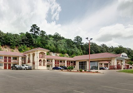 Pet Friendly Quality Inn in Conway, Arkansas