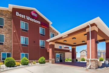 Pet Friendly Best Western Plus Carousel Inn & Suites in Burlington, Colorado