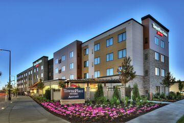 Pet Friendly Towneplace Suites By Marriott Minneapolis Mall Of America in Bloomington, Minnesota