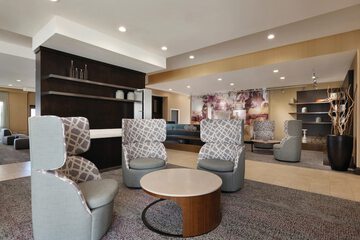 Pet Friendly Courtyard by Marriott Charlotte Airport North in Charlotte, North Carolina