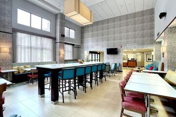 Pet Friendly Hampton Inn & Suites Parsippany / North in Parsippany, New Jersey