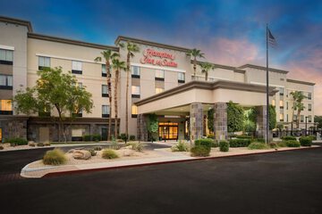 Pet Friendly Hampton Inn & Suites Phoenix North / Happy Valley in Phoenix, Arizona