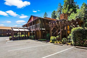 Pet Friendly Best Western Stagecoach Inn in Pollock Pines, California