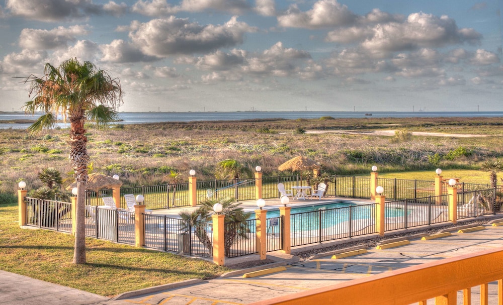 23 Best VERIFIED Pet Friendly Hotels in Corpus Christi with Weight