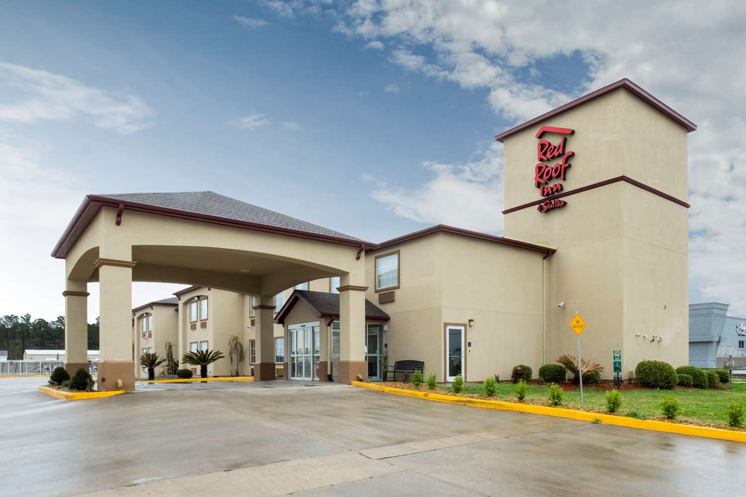 13 Best VERIFIED Pet Friendly Hotels in Lake Charles with Weight Limits