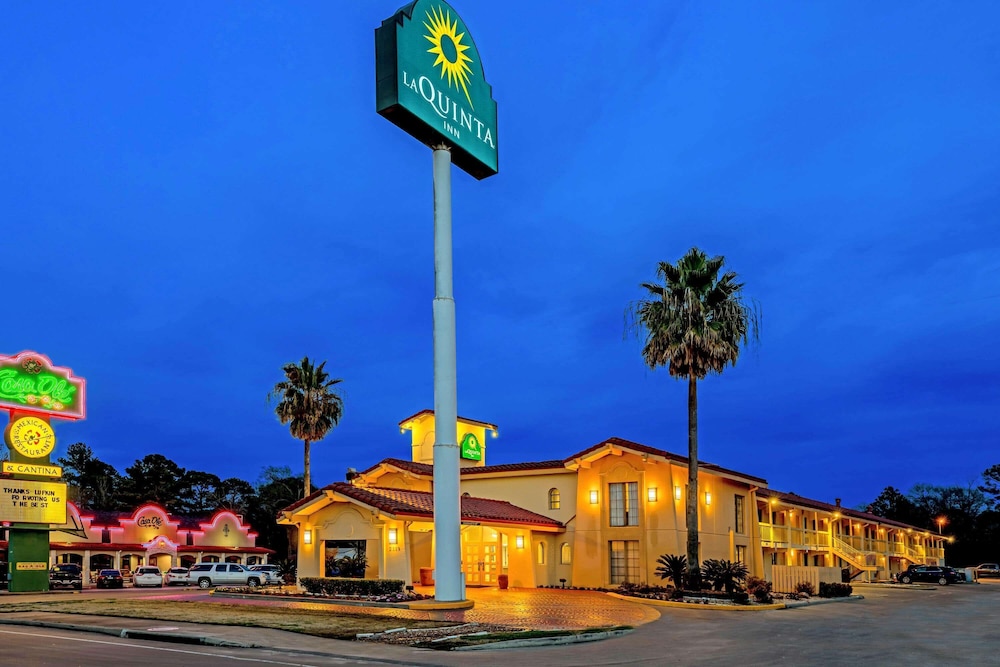 5 Best VERIFIED Pet Friendly Hotels in Lufkin with Weight Limits & Pet Fees