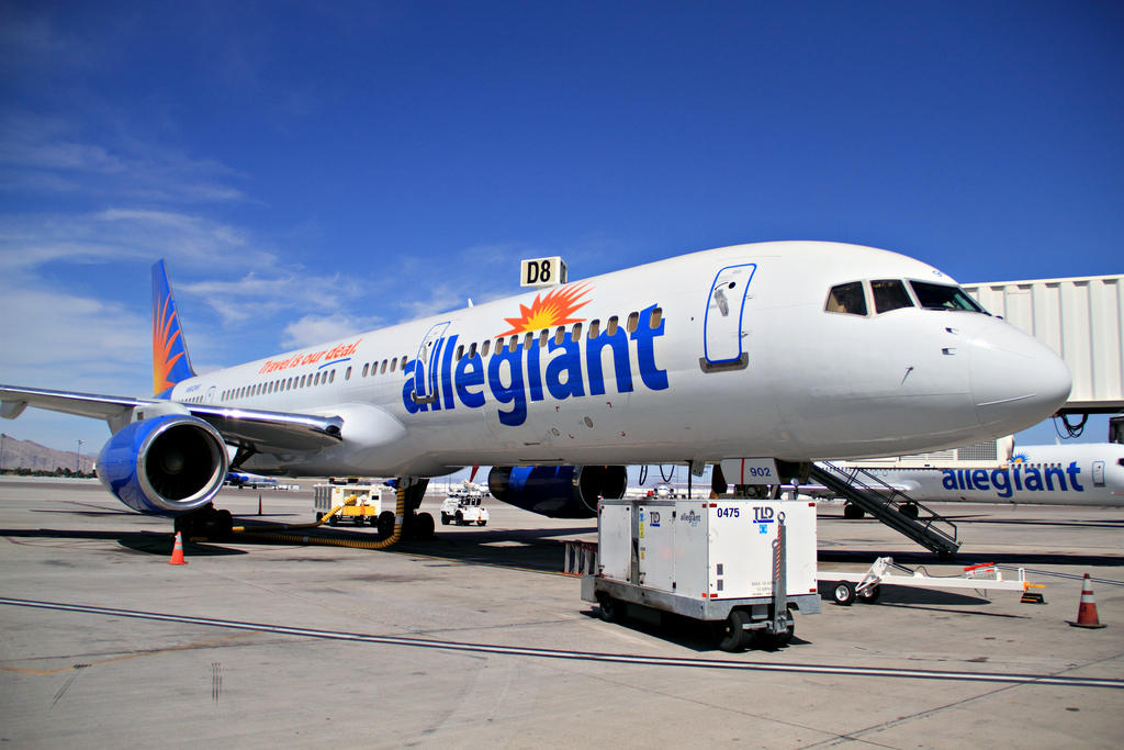 allegiant air and pets